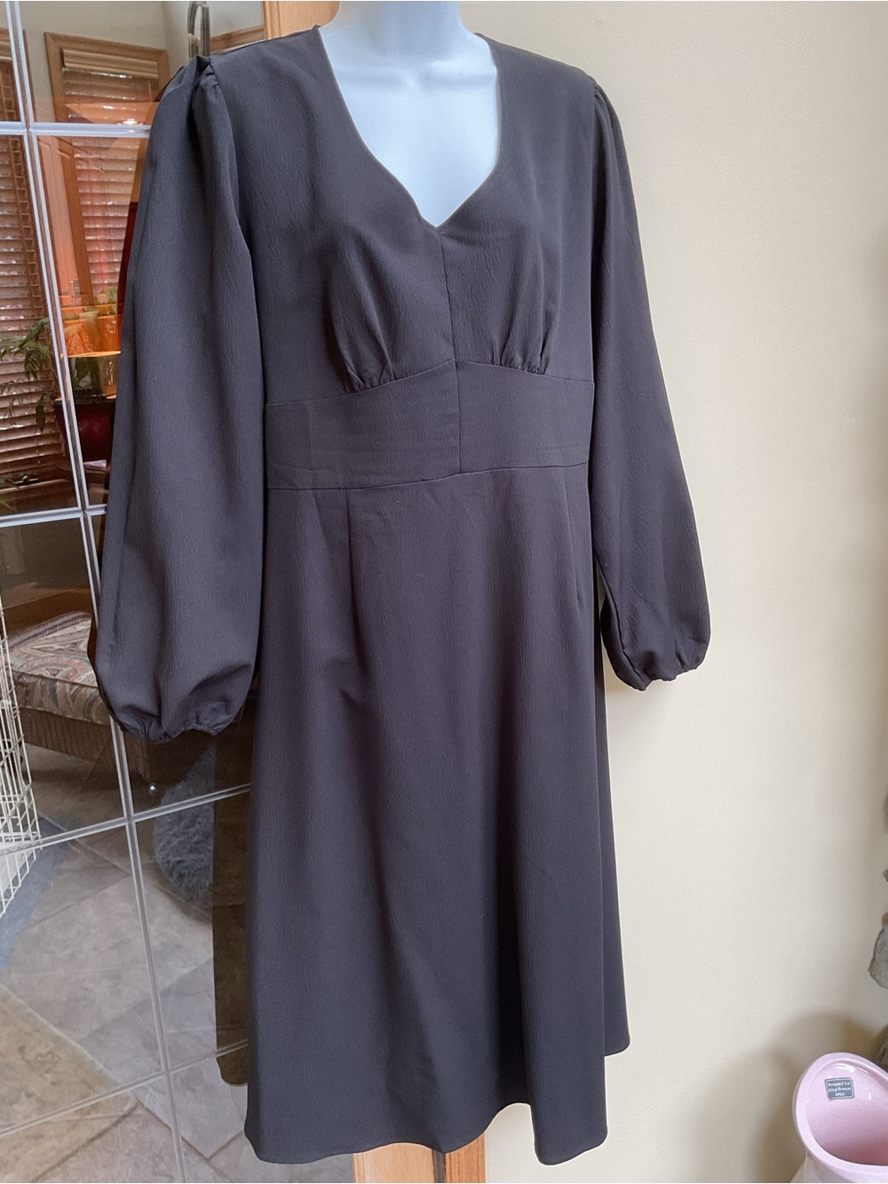 Ladies no name long sleeve black maxi dress. EUC